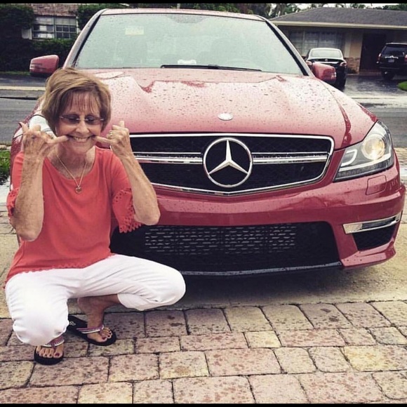 Meet your Posher, Maxx - Picture 2 of 4